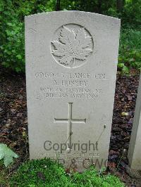 Etaples Military Cemetery - Huseby, Alfred